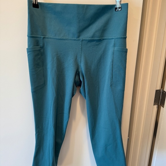 Athleta Salutation Stash Capri legging - Picture 1 of 6